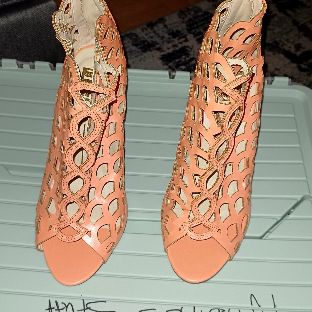 Shoes - Picture 7 of 12